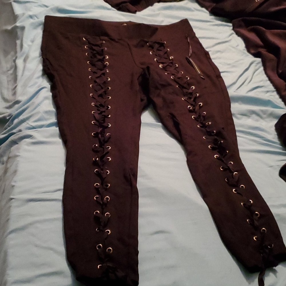 Black torrid front lace up leggings.